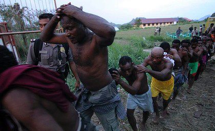 ndonesie toont  als koloniaal overheerser opnieuw zijn ware gezicht in west-papua