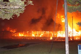 Kobaran api yang menghanguskan tiga kantor dinas di Wamena.