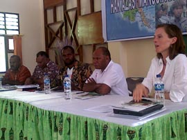 Kristina Neubauer bersama tiga tokoh Papua saat tampil dalam peluncuran laporan HAM Papua 2010-2011